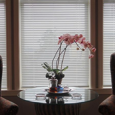 The Beacon Inn At Sidney Bagian luar foto